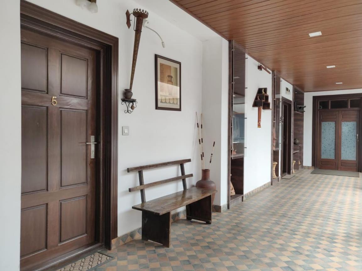 Hotel Mudra Midtown Suites & Rooms Kalasa Exterior foto