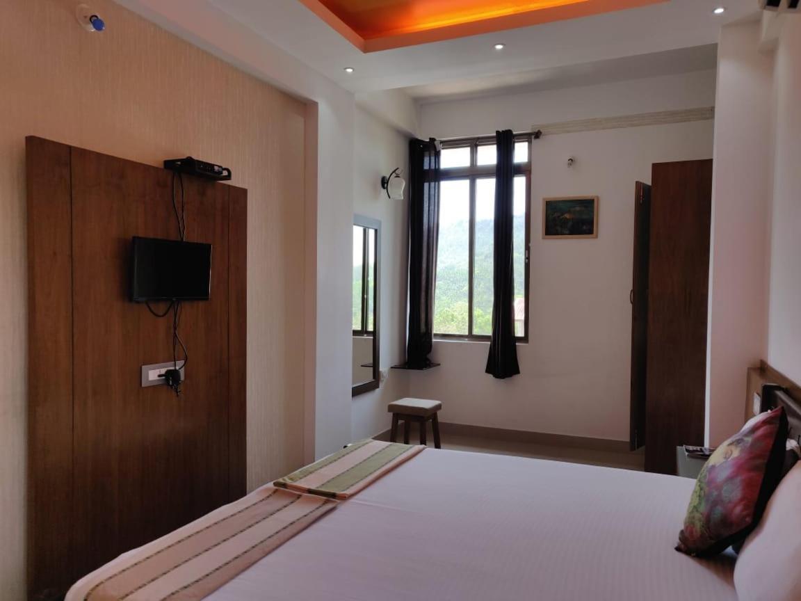 Hotel Mudra Midtown Suites & Rooms Kalasa Exterior foto