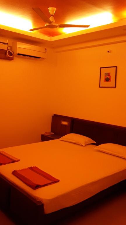Hotel Mudra Midtown Suites & Rooms Kalasa Exterior foto
